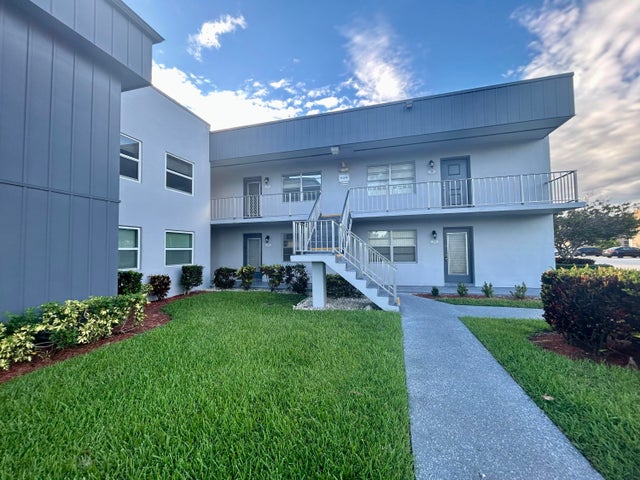 2 of 35 - 23 Burgundy #a, Delray Beach, FL