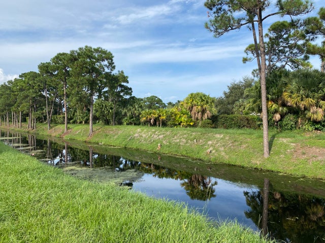 4 of 29 - 118 Sherwood Cir #8d, Jupiter, FL