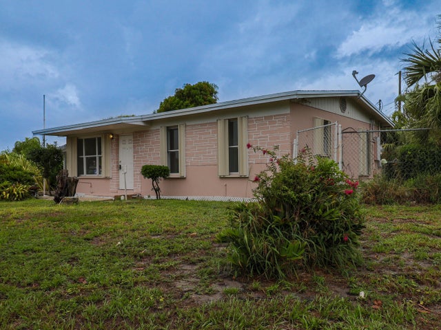 4 of 38 - 1315 7th Street, West Palm Beach, FL