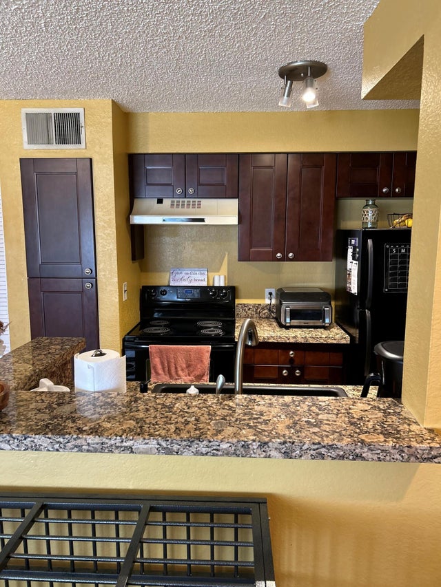 5 of 7 - 2900 S University Dr #9109, Davie, FL