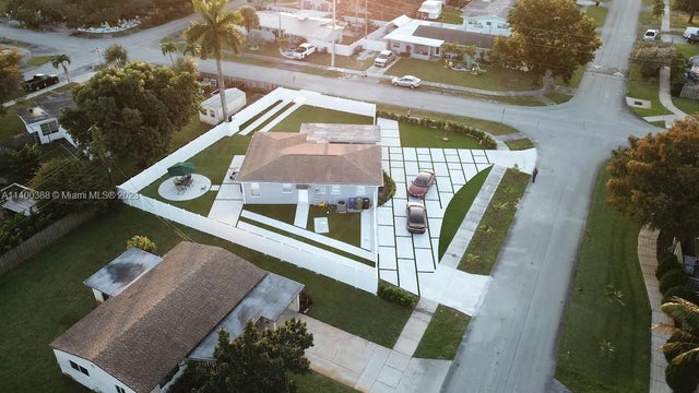 2 of 10 - 3240 Sw 17th Street, Fort Lauderdale, FL