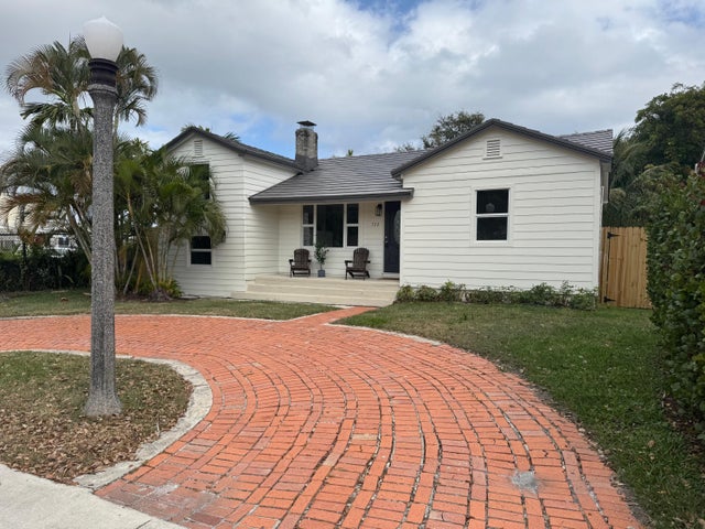 1 of 39 - 722 N K St, Lake Worth Beach, FL