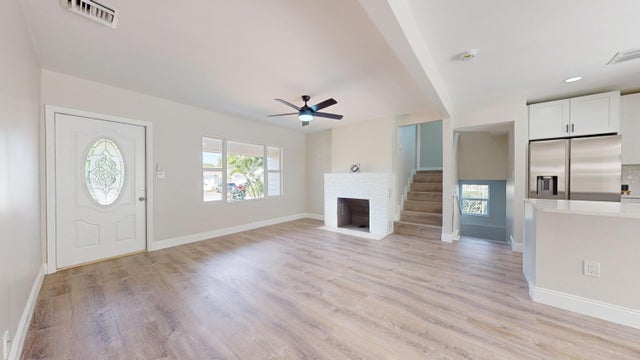 4 of 39 - 722 N K St, Lake Worth Beach, FL