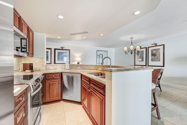 5 of 80 - 3500 Ocean Dr #323, Vero Beach, FL