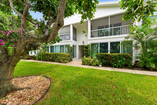 1 of 11 - 301 Venetian Dr #15, Delray Beach, FL