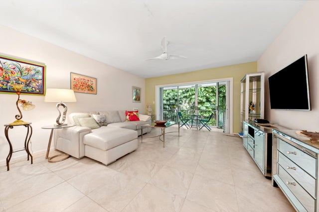 4 of 11 - 301 Venetian Dr #15, Delray Beach, FL