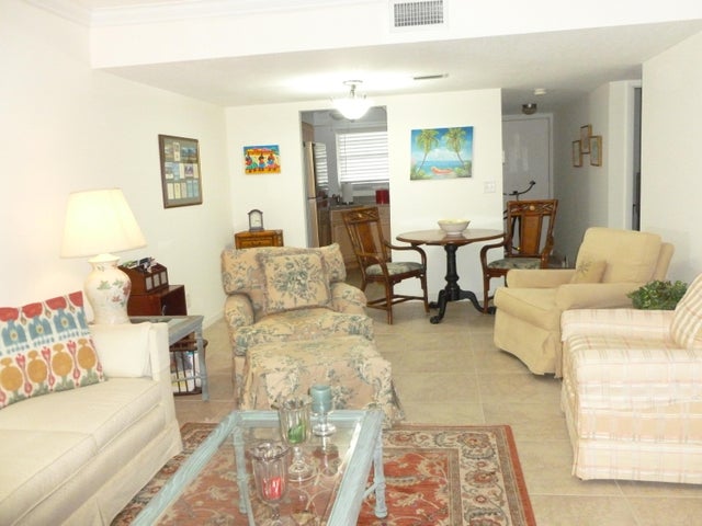 5 of 35 - 18081 Se Country Club Drive #bldg 6 Apt 51, Jupiter, FL