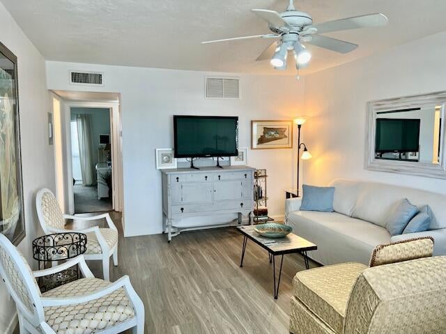 4 of 18 - 2381 Sunset Avenue #406, Lake Worth Beach, FL