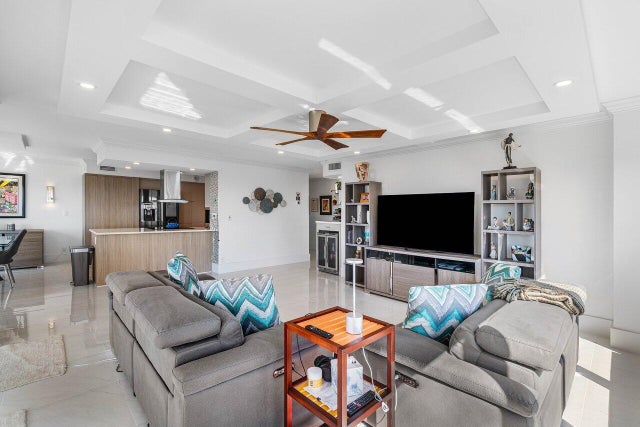 4 of 39 - 875 E Camino Real #15d, Boca Raton, FL