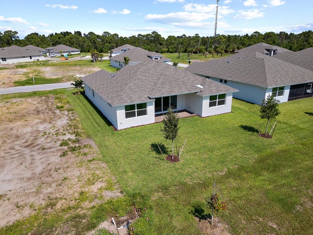 4 of 52 - 6418 High Pointe Cir, Vero Beach, FL