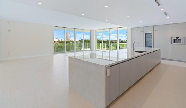 1 of 30 - 210 Se Mizner Blvd #502, Boca Raton, FL