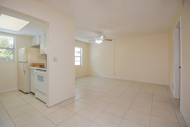 3 of 26 - 221 Se 3rd Av #2, Boynton Beach, FL