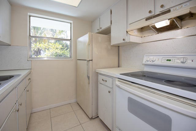 5 of 26 - 221 Se 3rd Av #2, Boynton Beach, FL