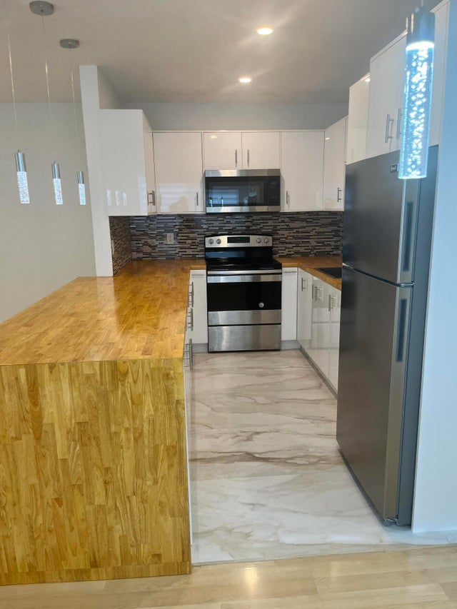 4 of 19 - 116 Salisbury E, West Palm Beach, FL