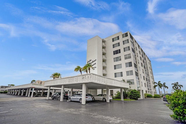 3 of 38 - 301 Lake Shore Dr #809, Lake Park, FL