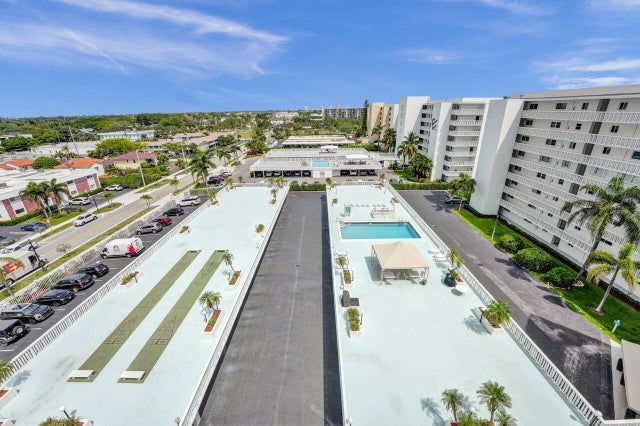 4 of 38 - 301 Lake Shore Dr #809, Lake Park, FL