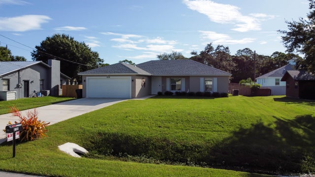 4 of 30 - 6106 Bamboo Dr, Fort Pierce, FL