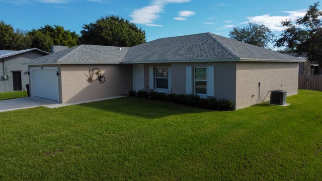 5 of 30 - 6106 Bamboo Dr, Fort Pierce, FL