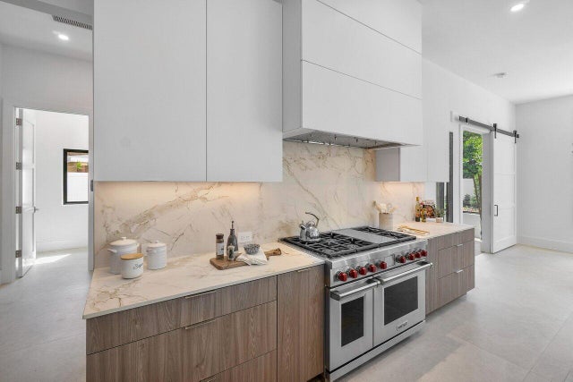 5 of 38 - 2737 Ne 18th Street, Fort Lauderdale, FL