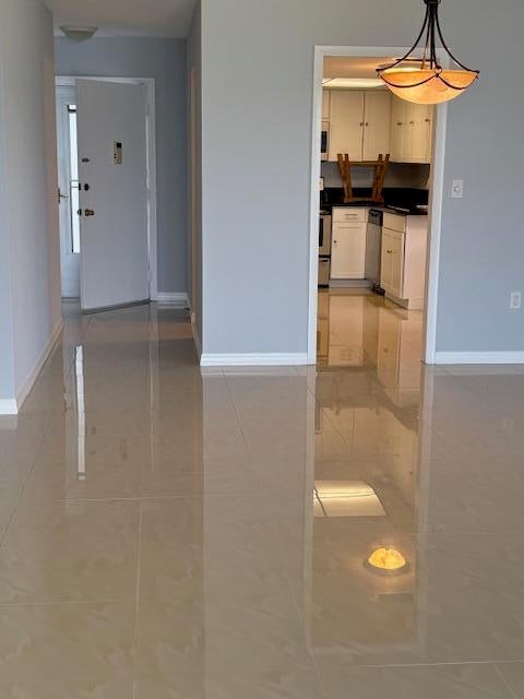 3 of 37 - 2936 Lake Shore Dr #101, Riviera Beach, FL