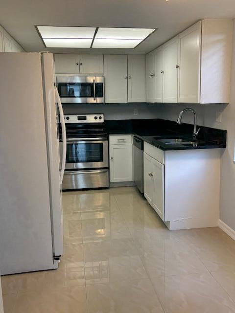 4 of 37 - 2936 Lake Shore Dr #101, Riviera Beach, FL