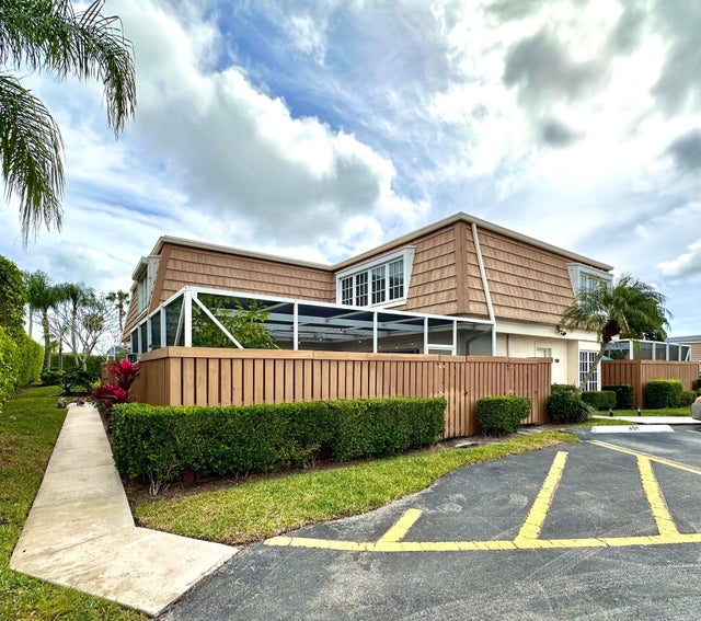 2 of 22 - 11551 Winchester Drive, Palm Beach Gardens, FL
