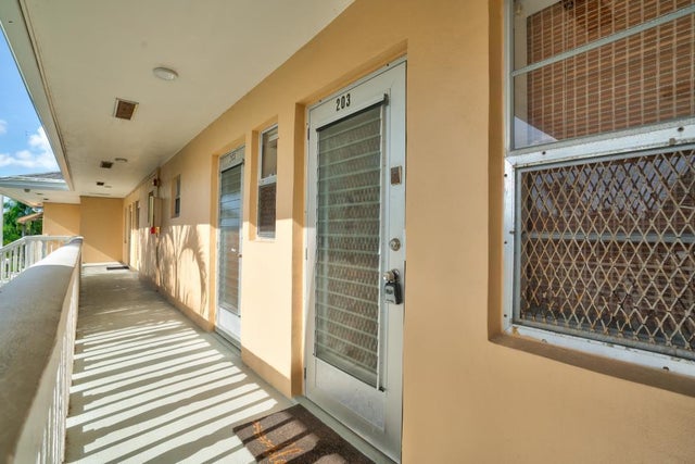 2 of 22 - 2111 Ne 1st 203 Ct #203, Boynton Beach, FL