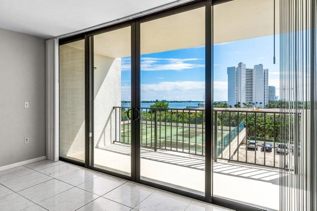 4 of 50 - 5600 N Flagler Drive #505, West Palm Beach, FL