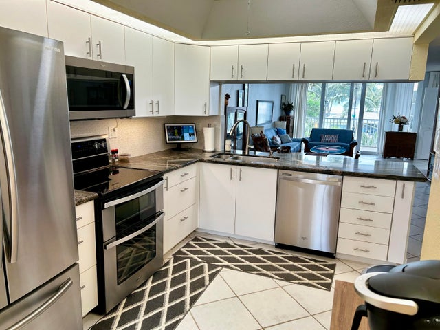 3 of 18 - 3165 Ne 48th Ct #211, Lighthouse Point, FL