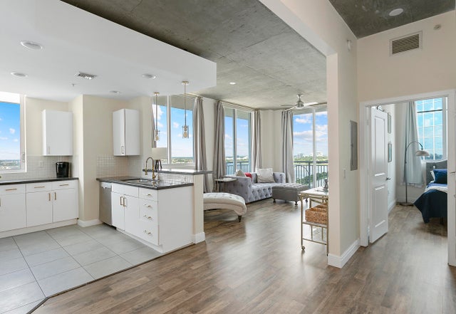 3 of 33 - 300 S Australian Avenue #1007, West Palm Beach, FL