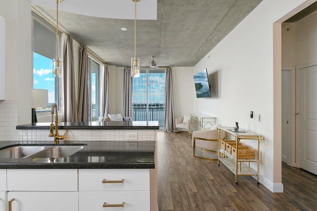 5 of 33 - 300 S Australian Avenue #1007, West Palm Beach, FL