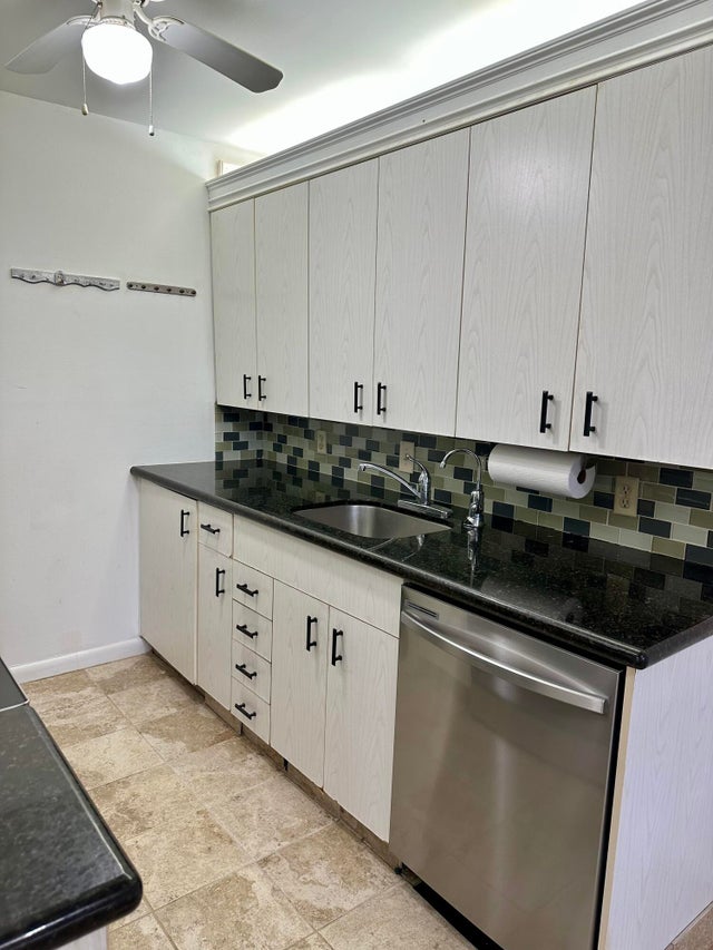 4 of 17 - 1021 Guildford B #1021, Boca Raton, FL