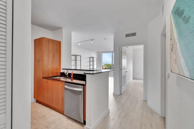 2 of 35 - 100 Ne 6th Street #505, Boynton Beach, FL