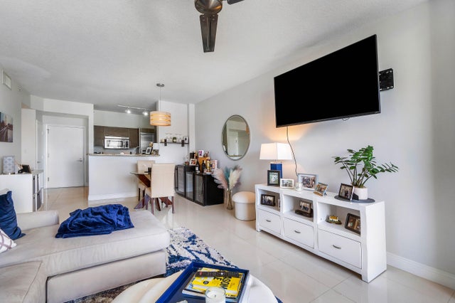 3 of 39 - 550 Okeechobee Blvd #1112, West Palm Beach, FL