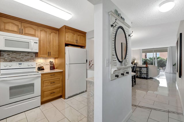 1 of 62 - 720 E Ocean Av #303, Boynton Beach, FL