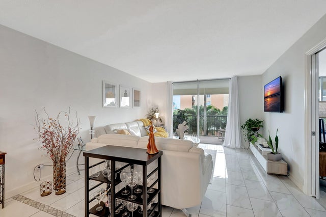 4 of 62 - 720 E Ocean Av #303, Boynton Beach, FL