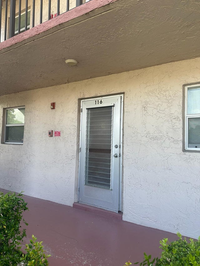 1 of 29 - 225 Bonnie Blvd #116, Palm Springs, FL