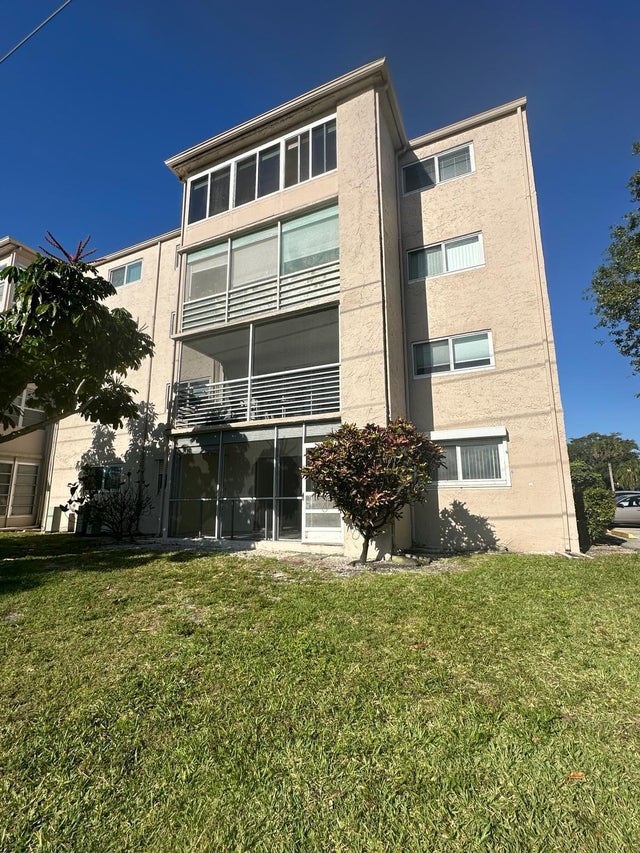 4 of 29 - 225 Bonnie Blvd #116, Palm Springs, FL