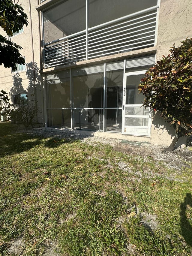 5 of 29 - 225 Bonnie Blvd #116, Palm Springs, FL