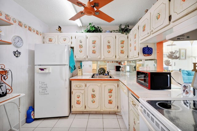 4 of 27 - 1516 S Lakeside Dr #317, Lake Worth Beach, FL