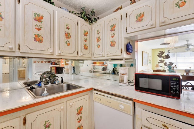 5 of 27 - 1516 S Lakeside Dr #317, Lake Worth Beach, FL