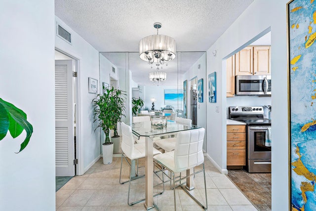 3 of 23 - 139 Sunrise Av #306, Palm Beach, FL