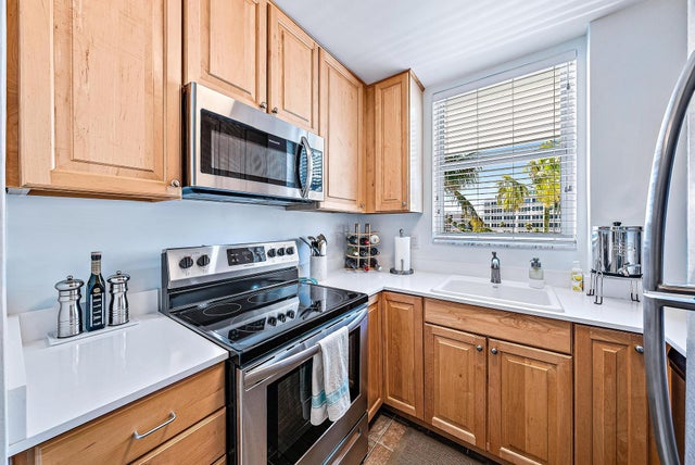 5 of 23 - 139 Sunrise Av #306, Palm Beach, FL