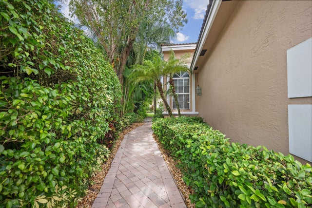 3 of 46 - 4659 Carlton Golf Dr, Lake Worth, FL