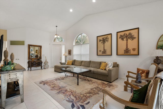 4 of 46 - 4659 Carlton Golf Dr, Lake Worth, FL