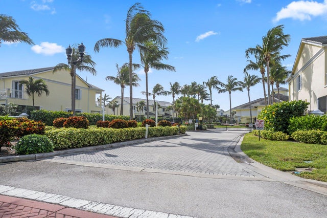 5 of 27 - 100 Shelley Lane, Fort Pierce, FL