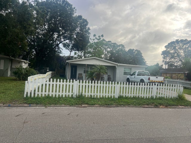 3 of 12 - 3975 47th Street, Vero Beach, FL