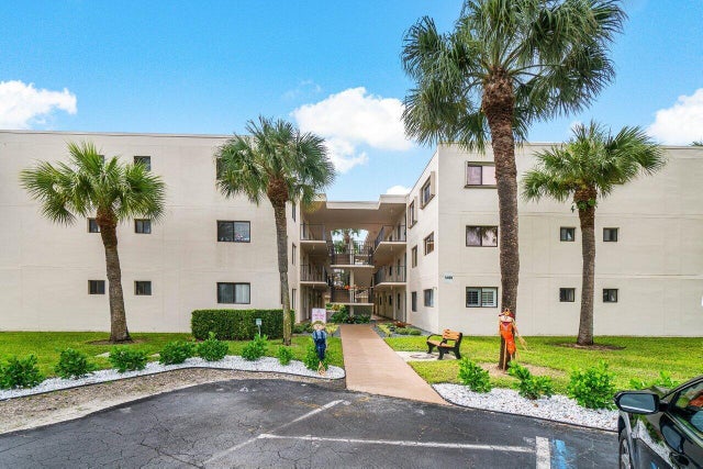 4 of 27 - 5100 Las Verdes Cir #119, Delray Beach, FL