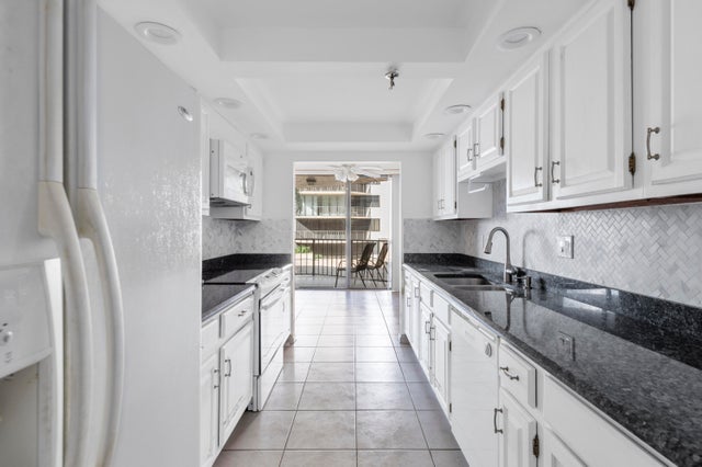 3 of 53 - 859 Jeffery St #312, Boca Raton, FL