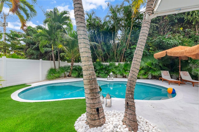 4 of 50 - 103 S Atlantic Dr, Lantana, FL